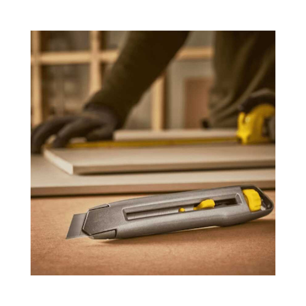 Cutter 18 mm interlock Stanley 1 10 018