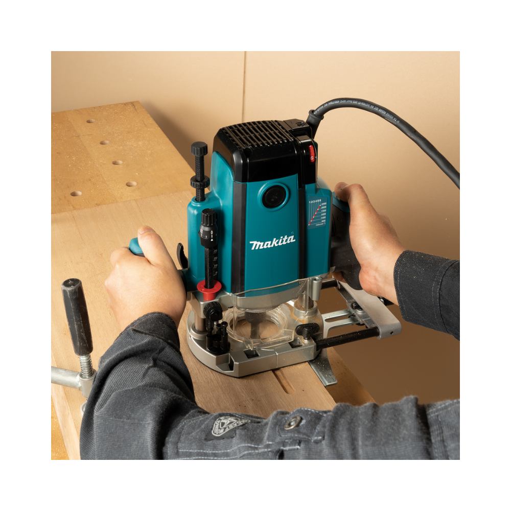 Defonceuse 2100W O12 mm en makpac Makita RP2303FC07
