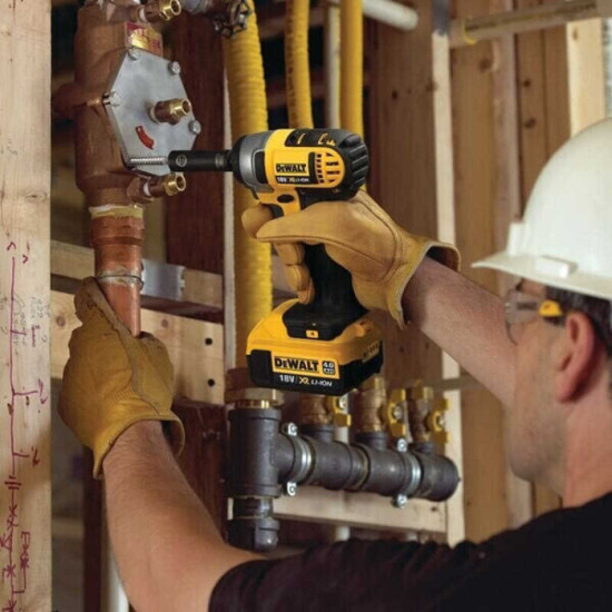 Boulonneuse DeWalt DCF880N-XJ 18V XR au prix HT