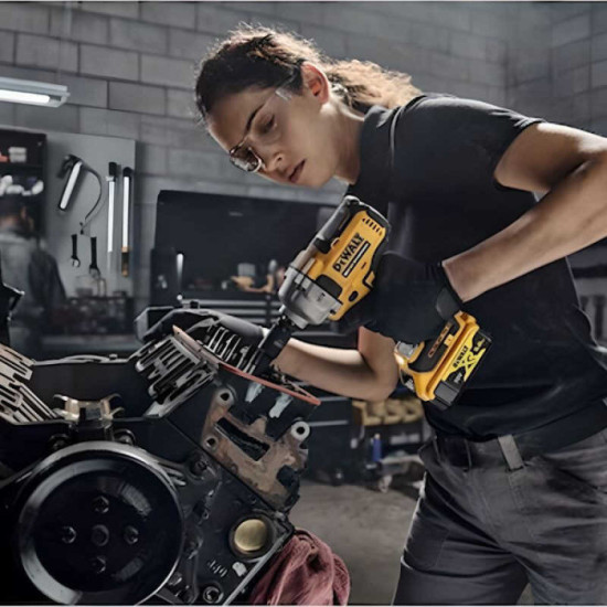 Boulonneuse DeWalt DCF892N-XJ 18V XR 812 Nm au prix HT