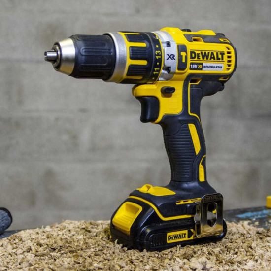 Perceuse a percussion Dewalt DCD795N