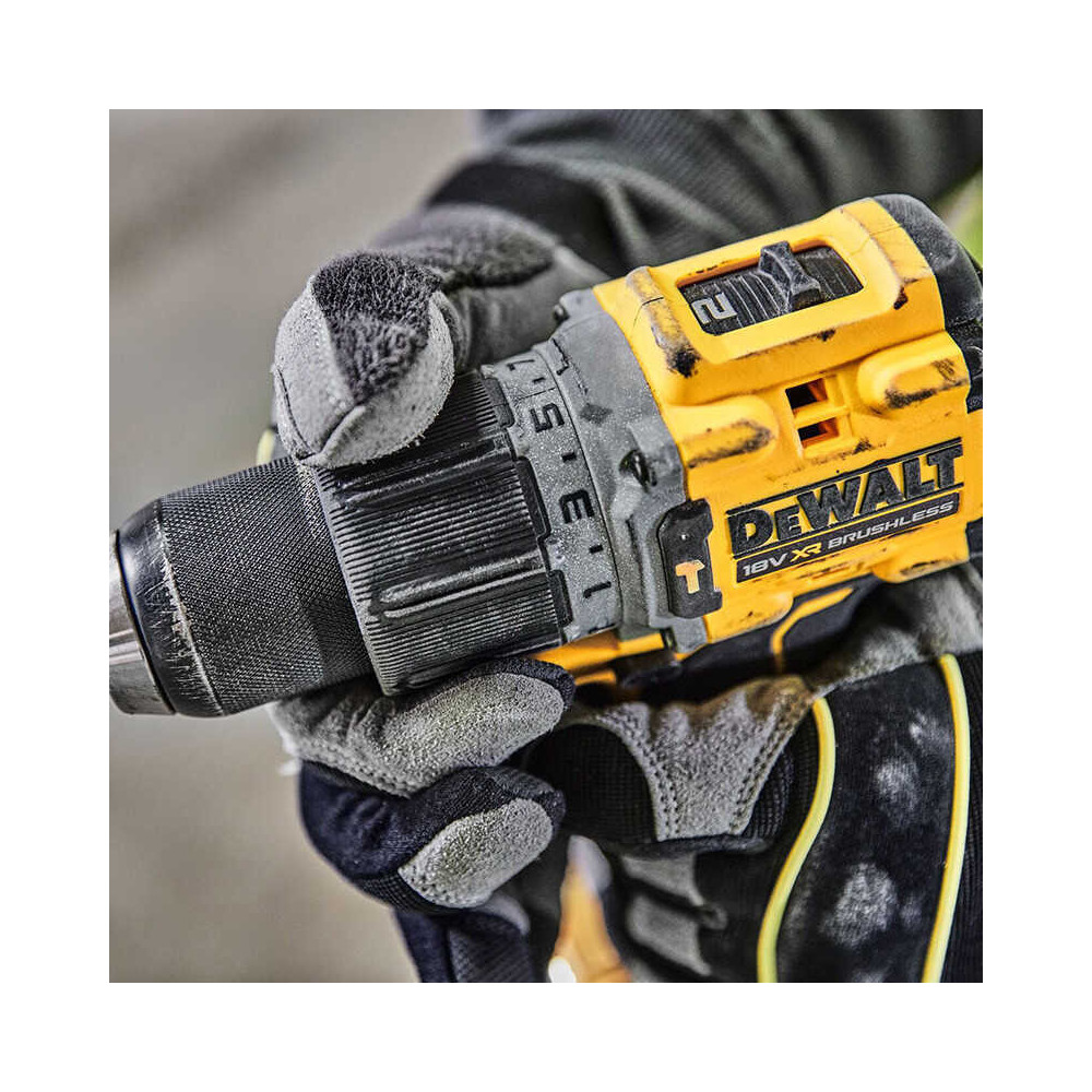 Perceuse visseuse a percussion Dewalt DCD805N xj