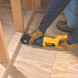 Scie sabre Dewalt DW305PK