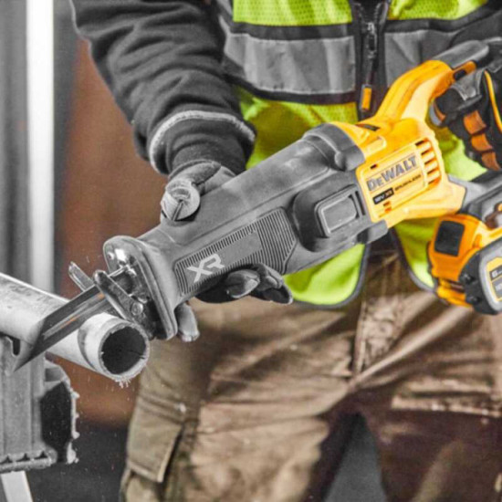 Scie sabre xr 18V solo dans coffret tstak Dewalt DCS386NT xj