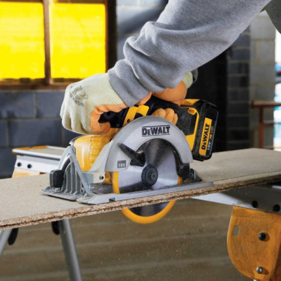 Scie circulaire Dewalt DCS391NT xj