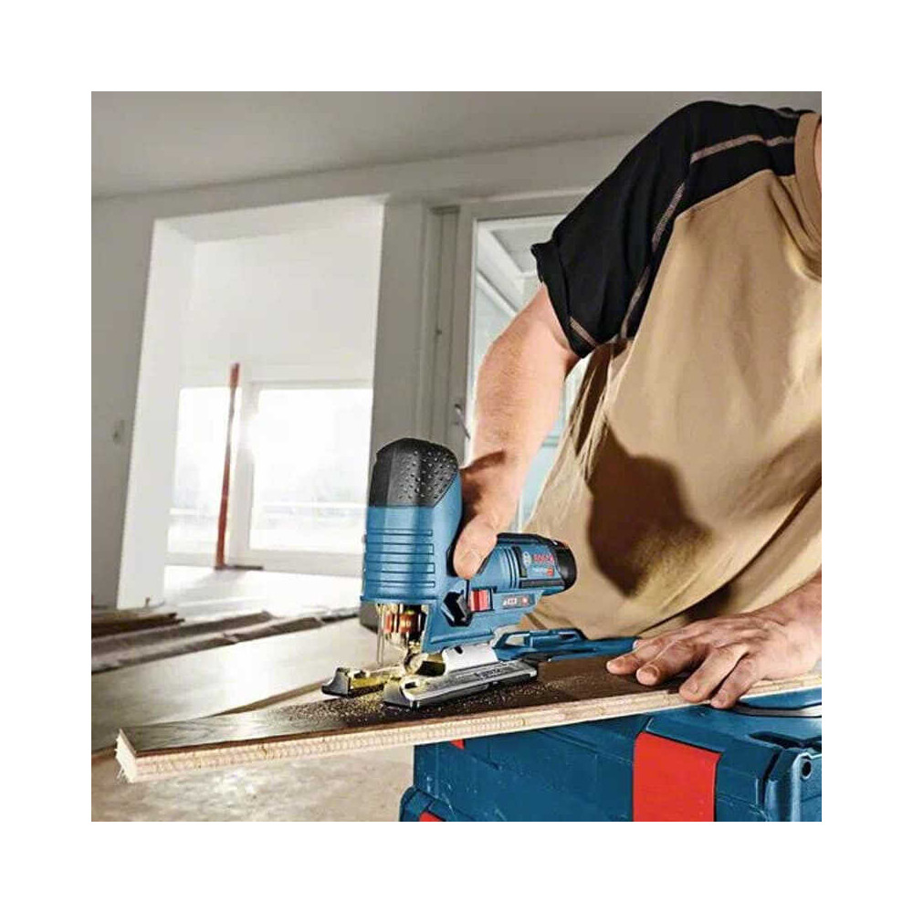Scie sauteuse 12V produit seul gst 12V 70 en coffret Bosch 06015A1002