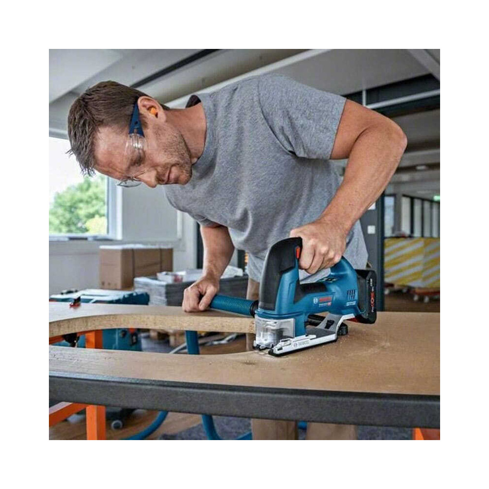 Scie sauteuse 18V produit seul gst 18V 155 bc en coffret Bosch 06015B1000