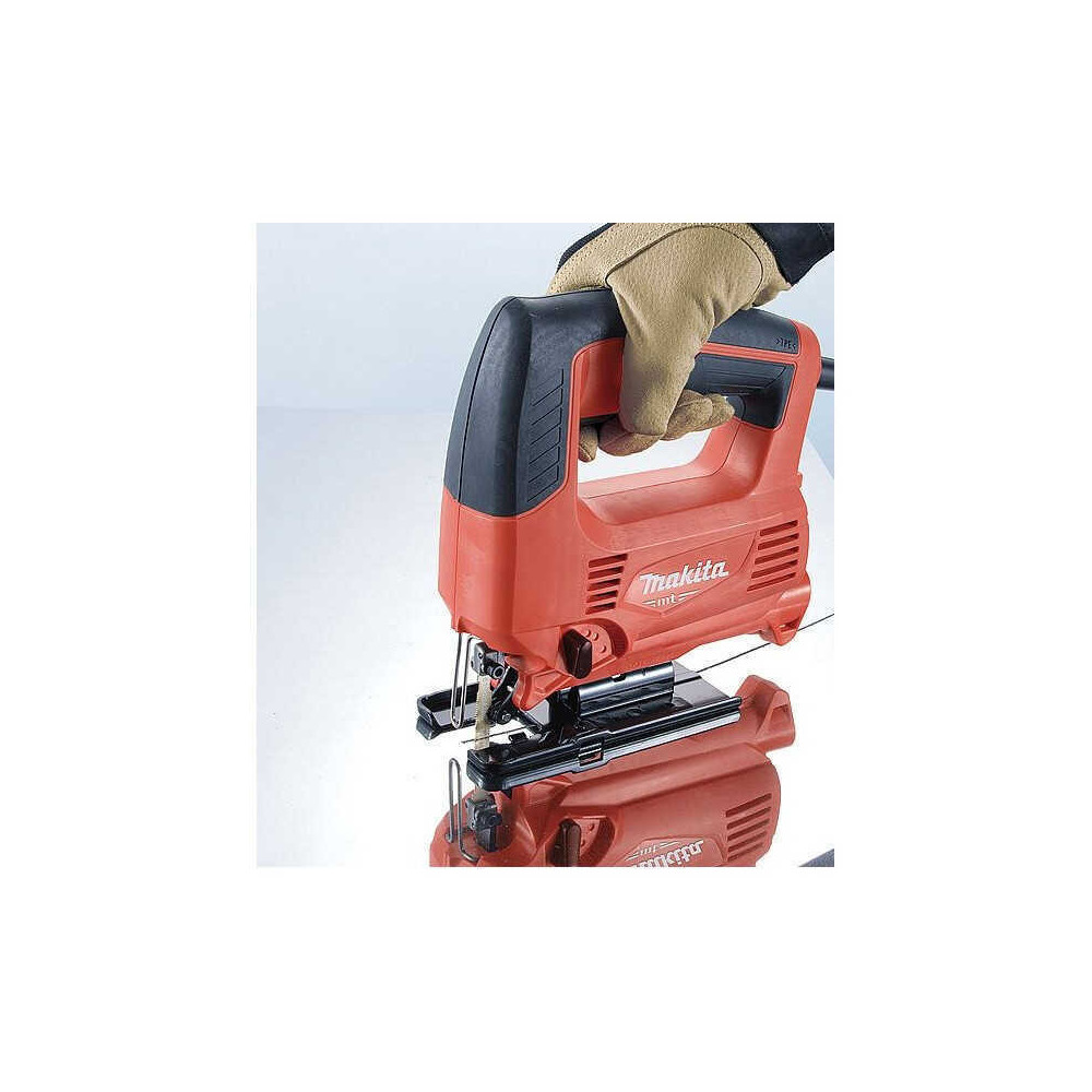 Scie sauteuse Makita M4301