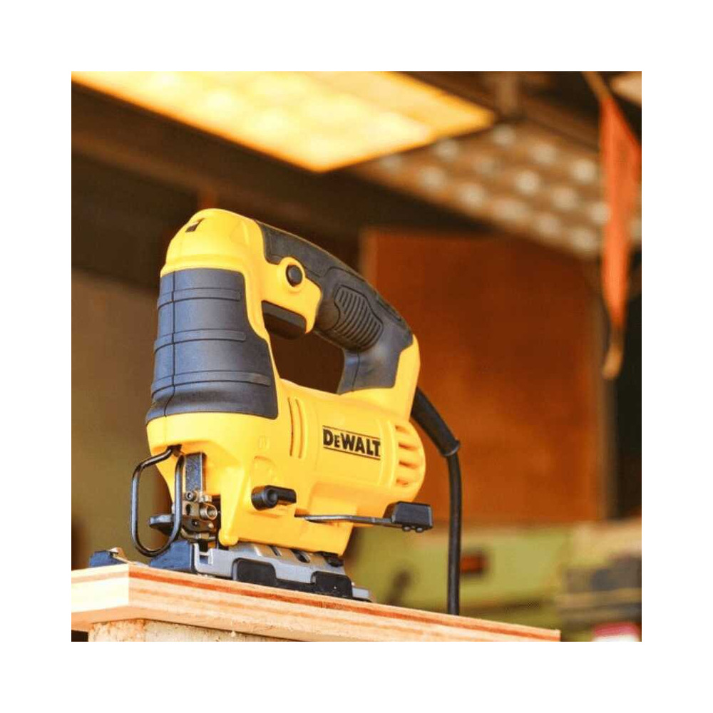 Scie sauteuse 650 watts Dewalt DWE349 qs