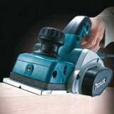 Rabot electrique 620 w Makita KP0800