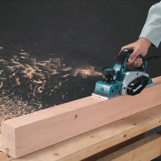 Rabot electrique 620 w Makita KP0800
