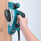 Rabot electrique 620 w Makita KP0800