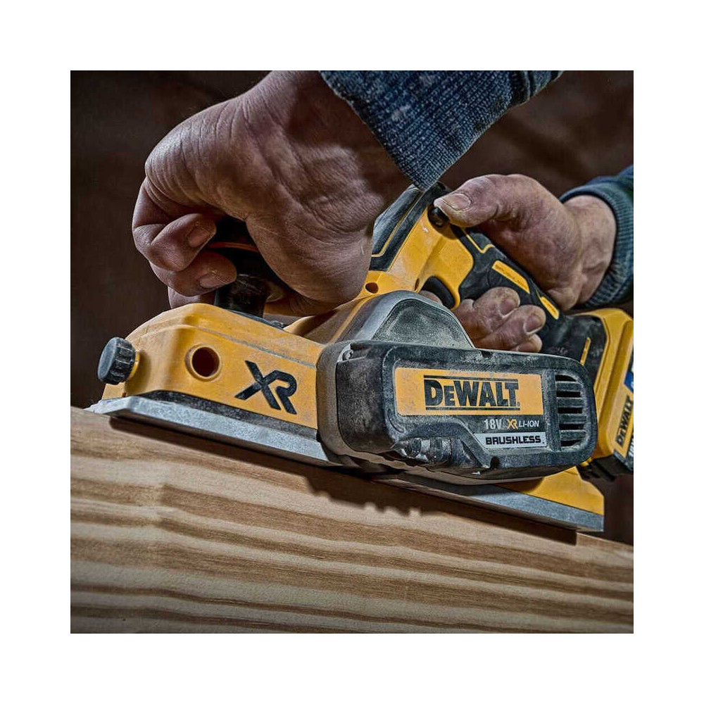 Rabot sans fil 18V xr Dewalt DCP580P2 qw