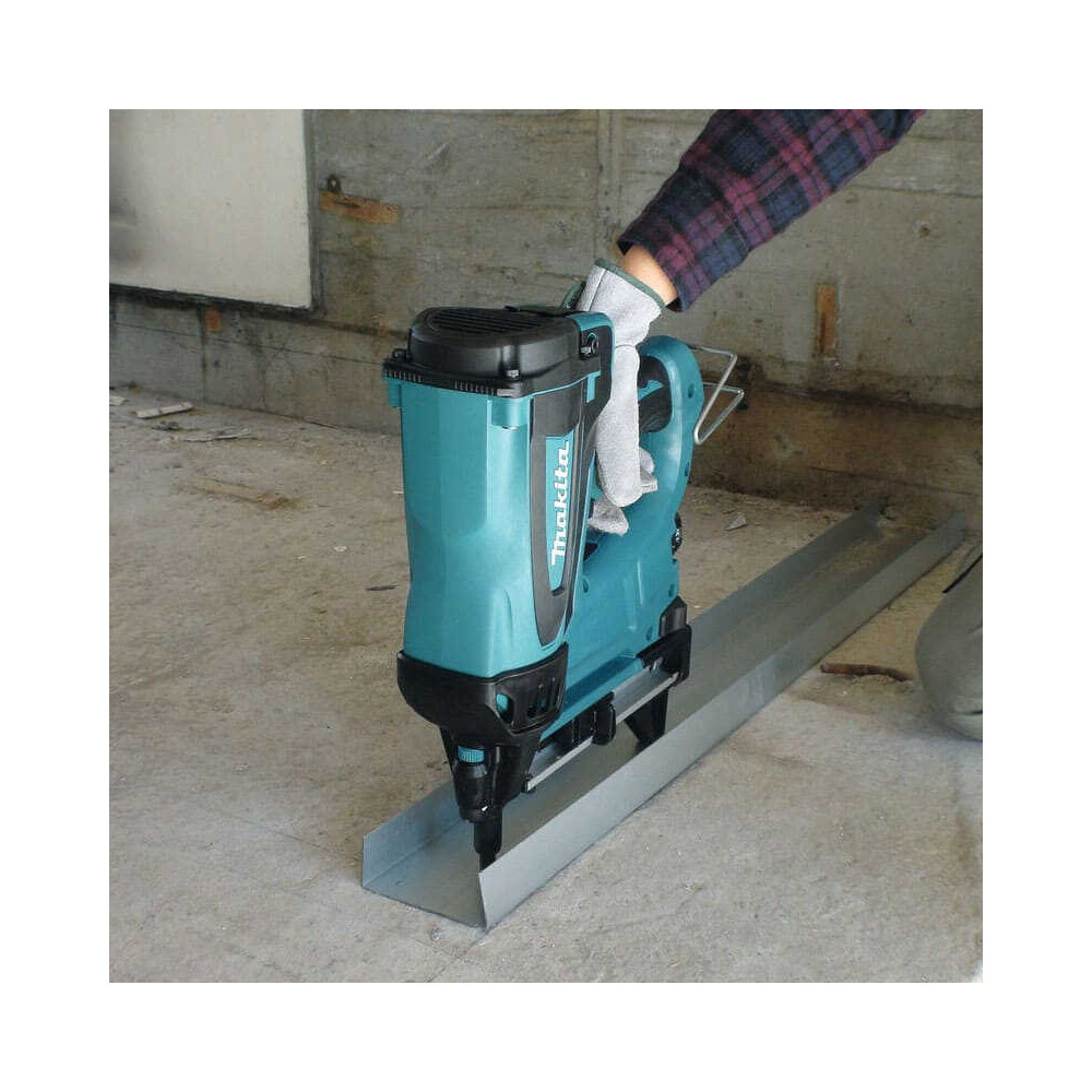 Cloueur a gaz li ion Makita GN420CLSE