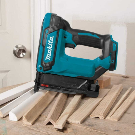 Cloueur de finition 18V Makita DPT353RMJ