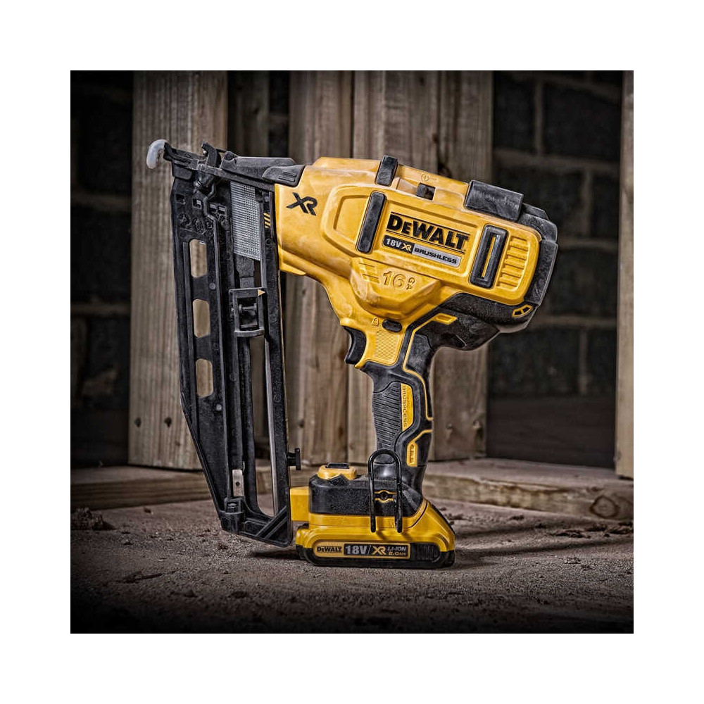 Cloueur de finition sans fil 18V Dewalt DCN660NT