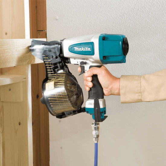 Cloueur pneumatique Makita AN613