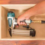 Cloueur pneumatique Makita AF505N
