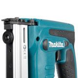 Agrafeuse a batteries 18V li ion 1X15 ah dans makpac Makita DST221Y1J