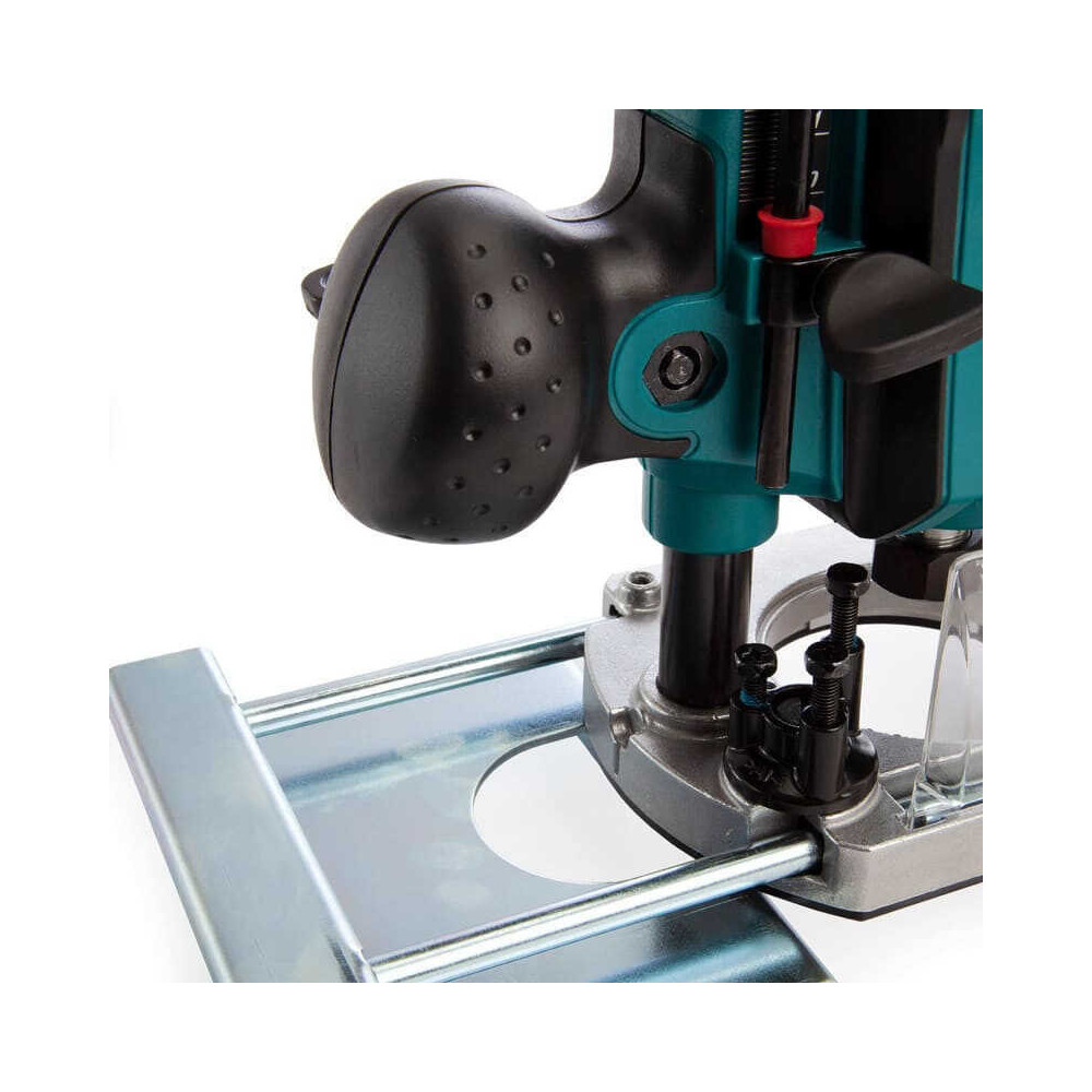 Défonceuse 900 W Makita RP0900XJ pince 8 mm avec accessoires (en Makpac) | ProForPro
