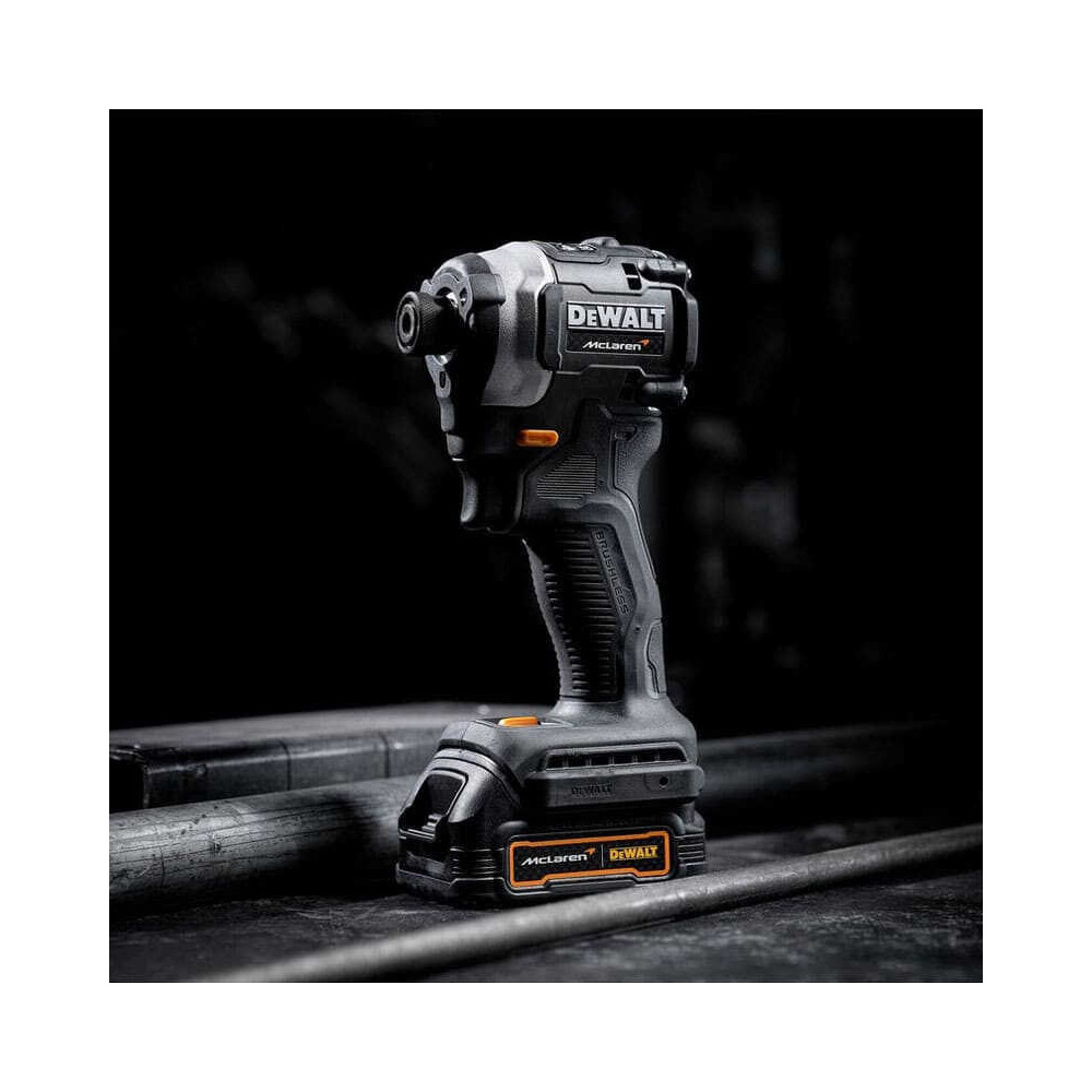 DEWALT DCF85ME2GT - Visseuse à chocs 18V XR McLaren