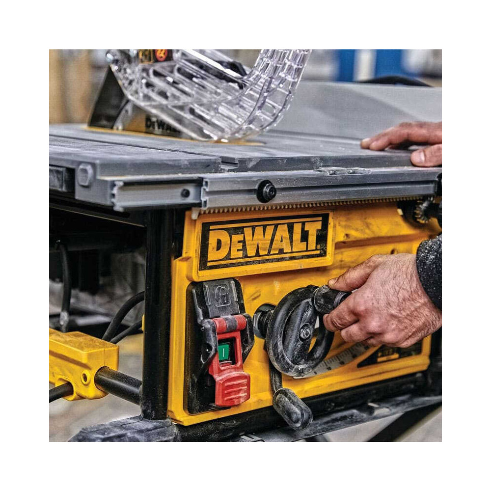 Scie sur table électrique 2000 W Ø250 mm DWE7492 Dewalt | ProForPro