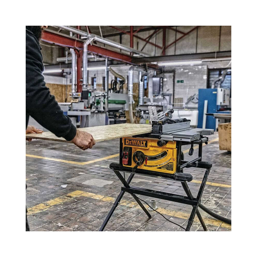 Scie sur table électrique 2000 W Ø250 mm DWE7492 Dewalt | ProForPro