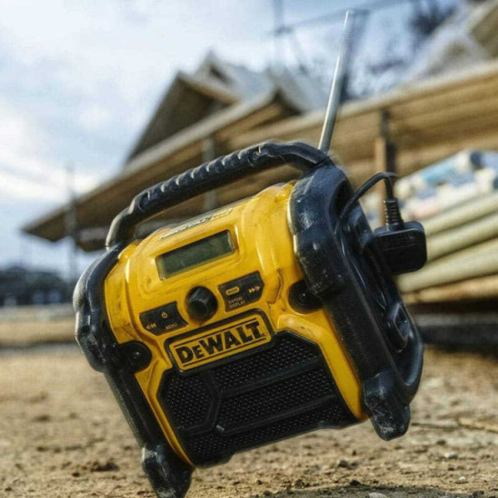 Radio de chantier numérique 10,8-18V XR FM/AM DCR020 Dewalt | ProForPro