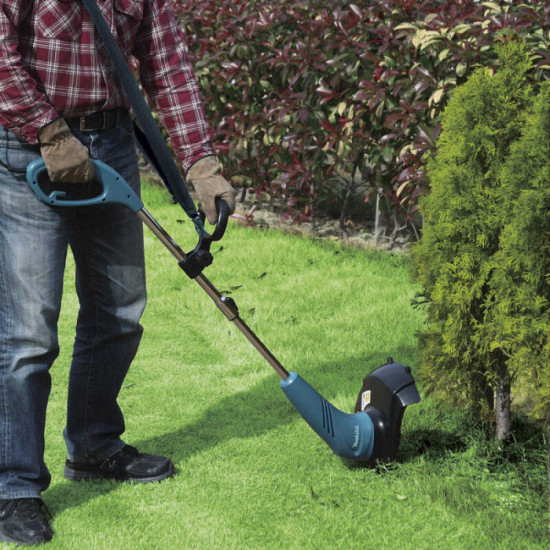Taille herbe Makita UR3000