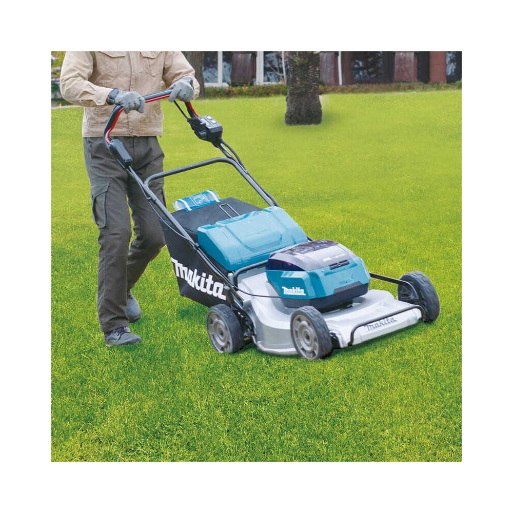 Tondeuse auto tractee 36V lxt largeur de coupe de 53 cm Makita DLM533PT4