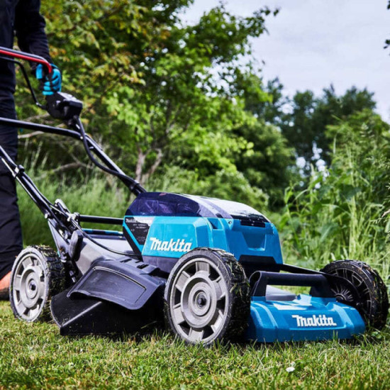 Tondeuse auto tractee 36V 53 cm Makita DLM532PT4