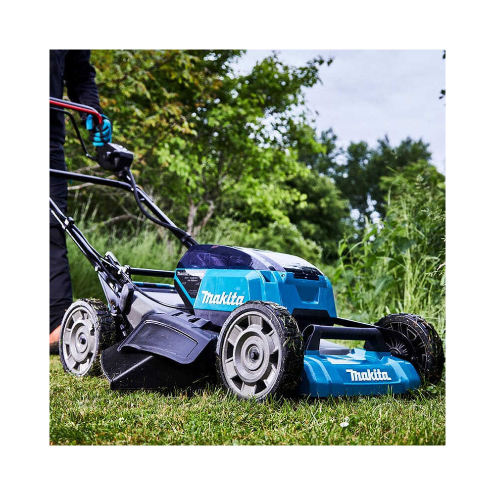 Tondeuse auto tractee 36V 53 cm Makita DLM532Z