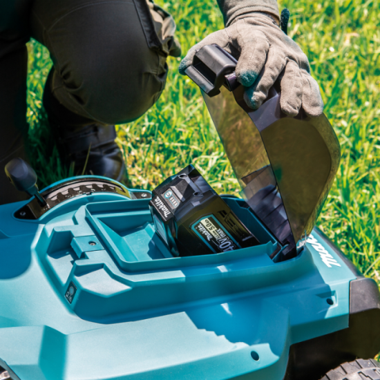 Tondeuse 43CM xgt 40V max produit seul Makita LM004GZ