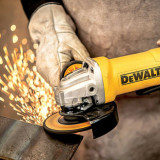 Meuleuse compacte O125 mm Dewalt DWE4233 qs